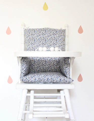 Coussin de chaise haute en coton enduit *Suzanne Blue*
